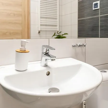 LABA Kołobrzeg Apartamenty BURSZTYNOWE z miejscami postojowymi Zewnętrze zdjęcie